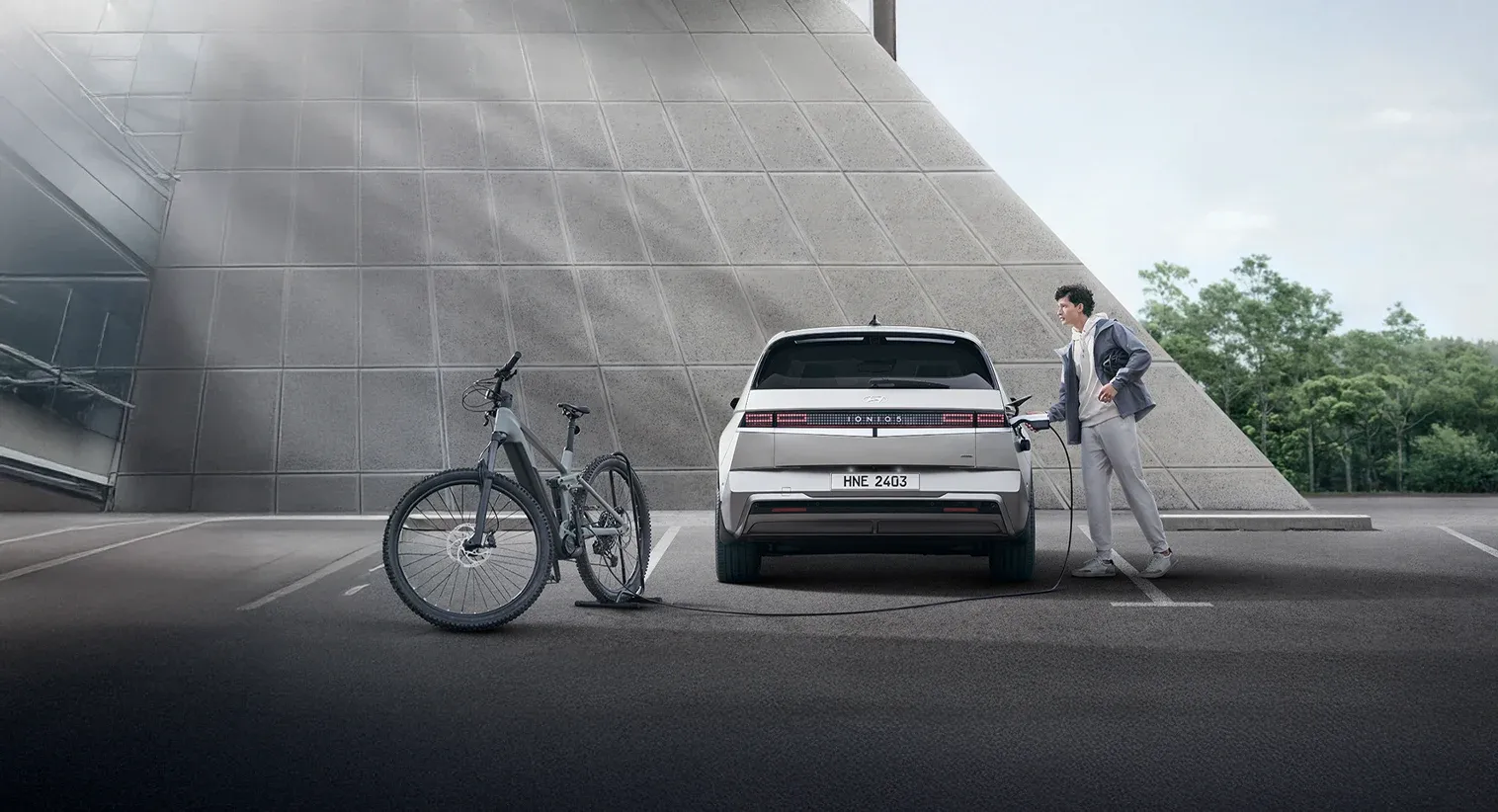 القوة والمدى والشحن فائق السرعة