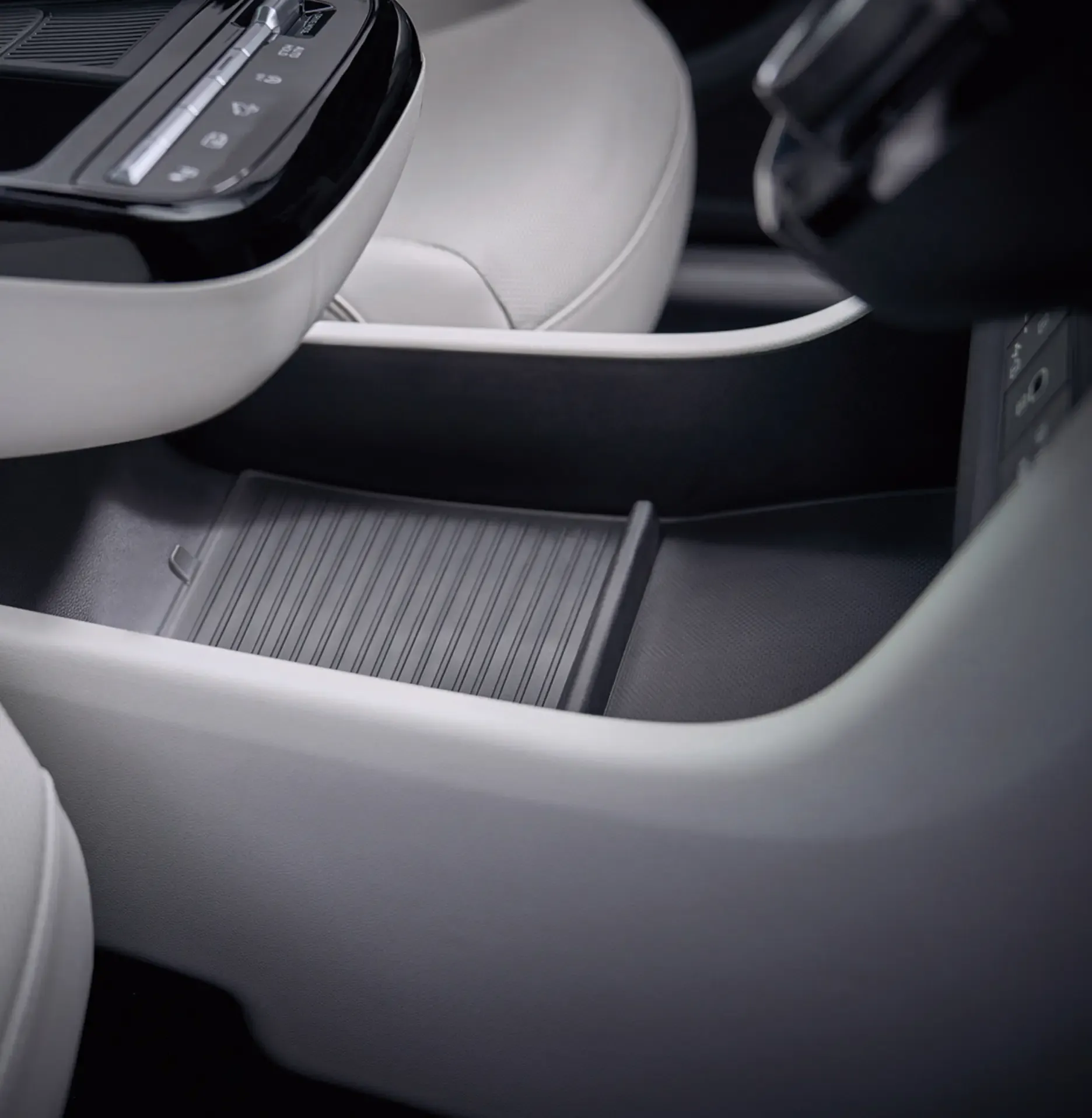 وحدة تحكّم بتصميم عائم