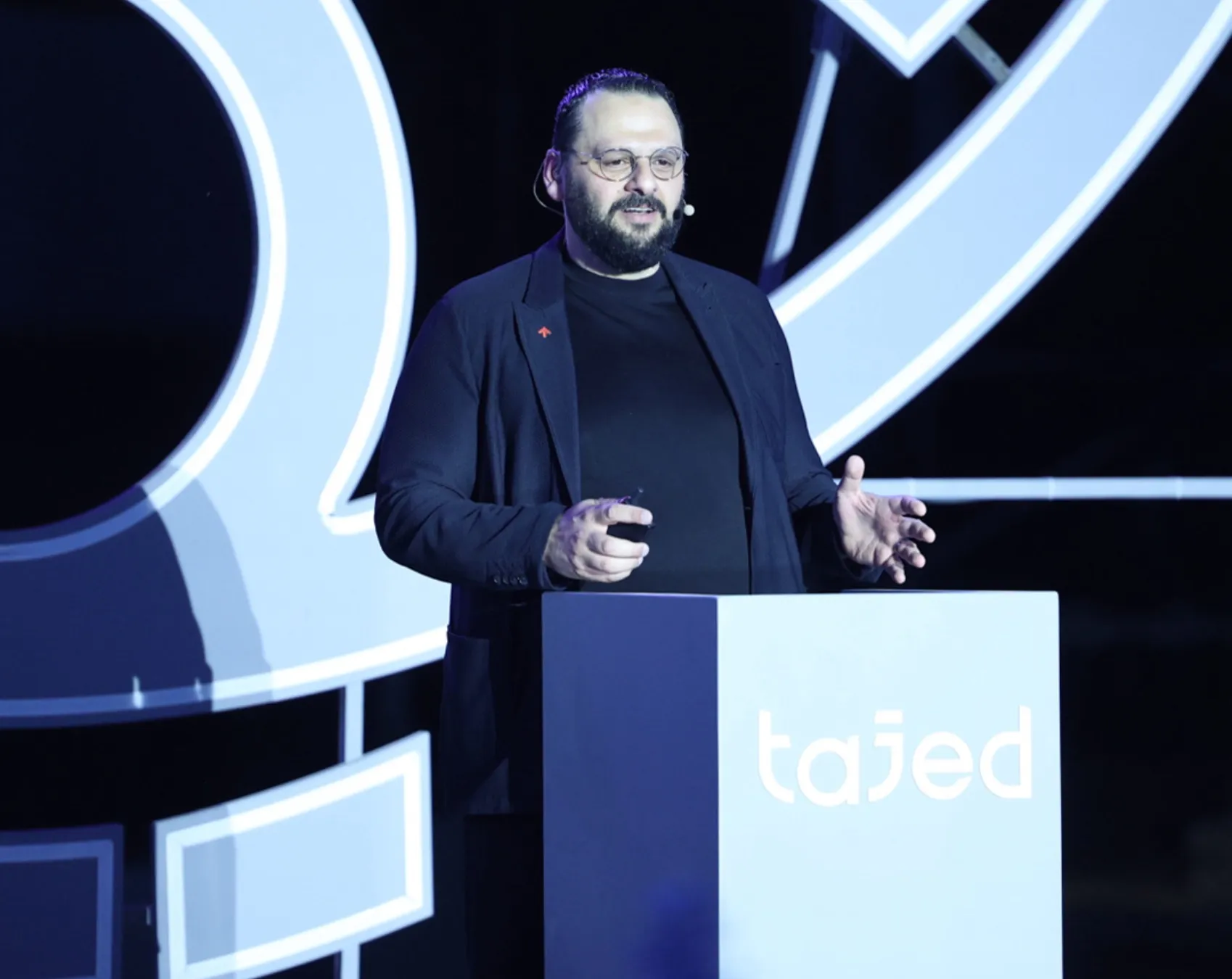 Madinet Masr Launches "Tajed".